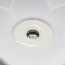 Load image into Gallery viewer, 100ml Ceramic Aromatherapy Diffuser - Lotus-2

